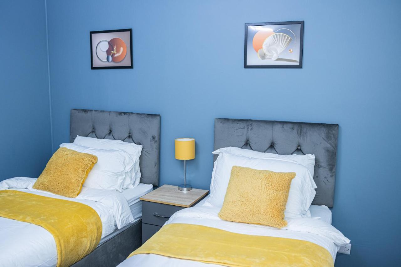 Lush Lodge -Home Away In Telford, For Contractors, Families, Group Of Friends, Long Term Stays Exteriér fotografie