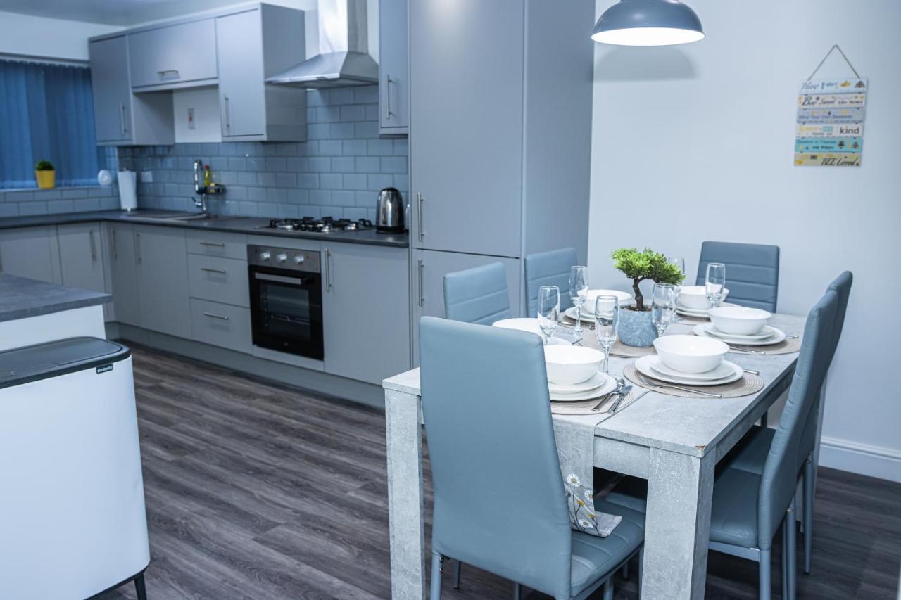 Lush Lodge -Home Away In Telford, For Contractors, Families, Group Of Friends, Long Term Stays Exteriér fotografie